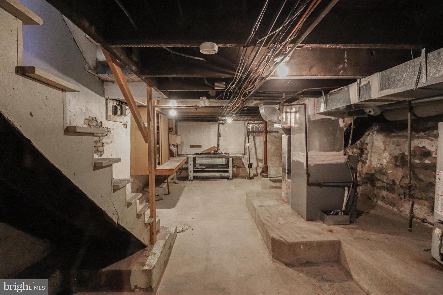 546 Smith Street photo 32