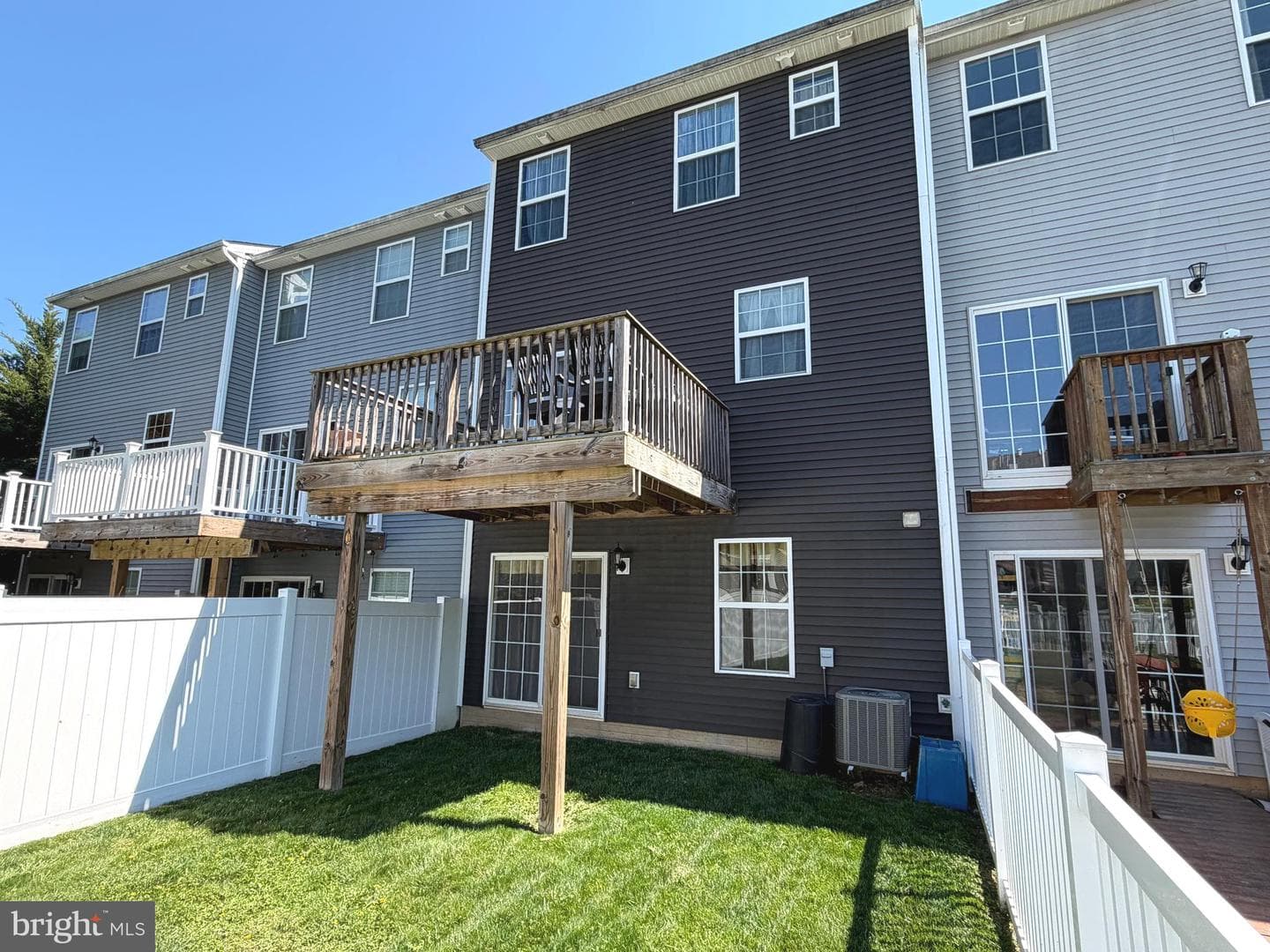 522 Charles Avenue photo 64