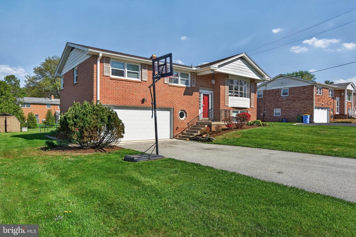 425 Cortleigh photo 3