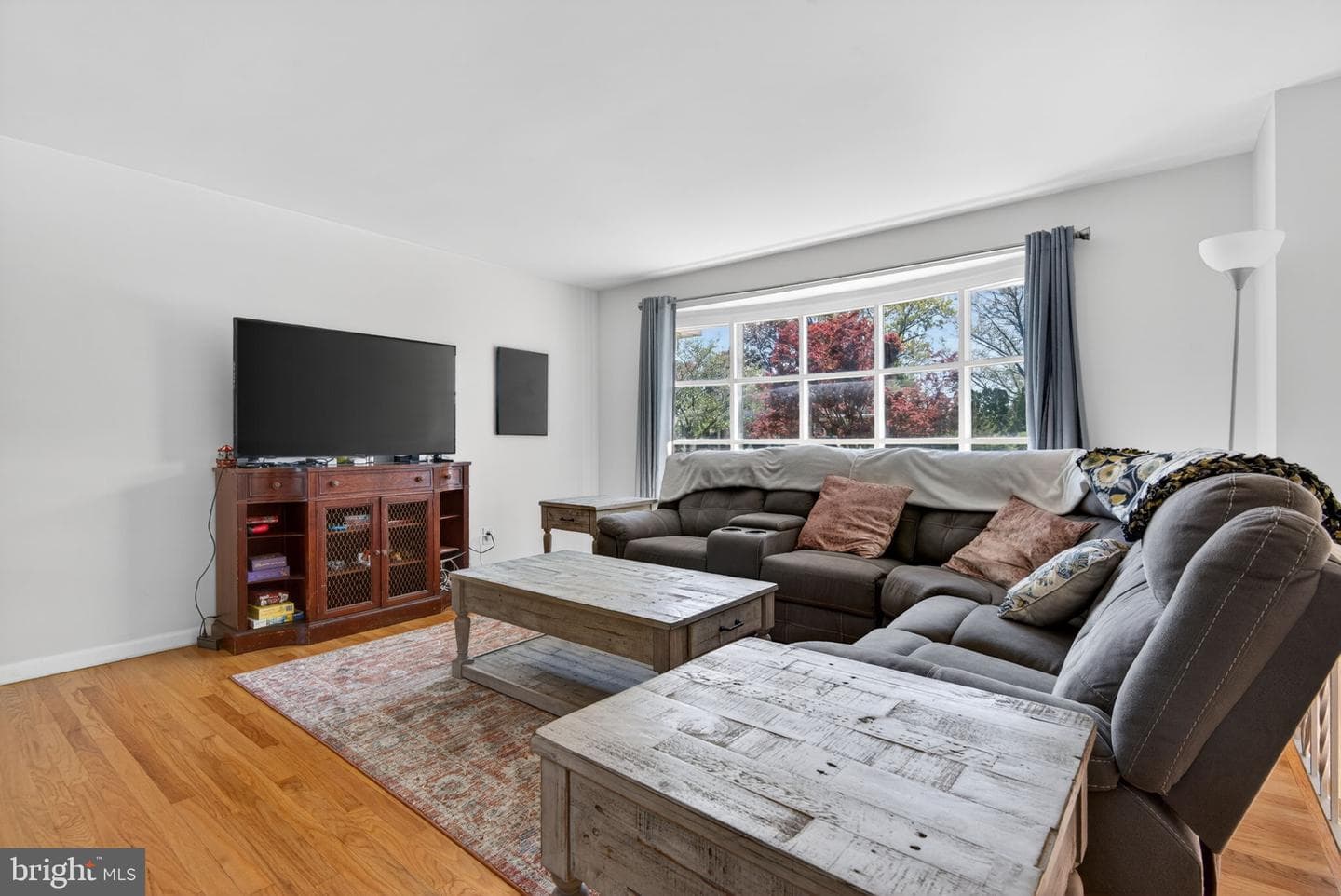 425 Cortleigh photo 4