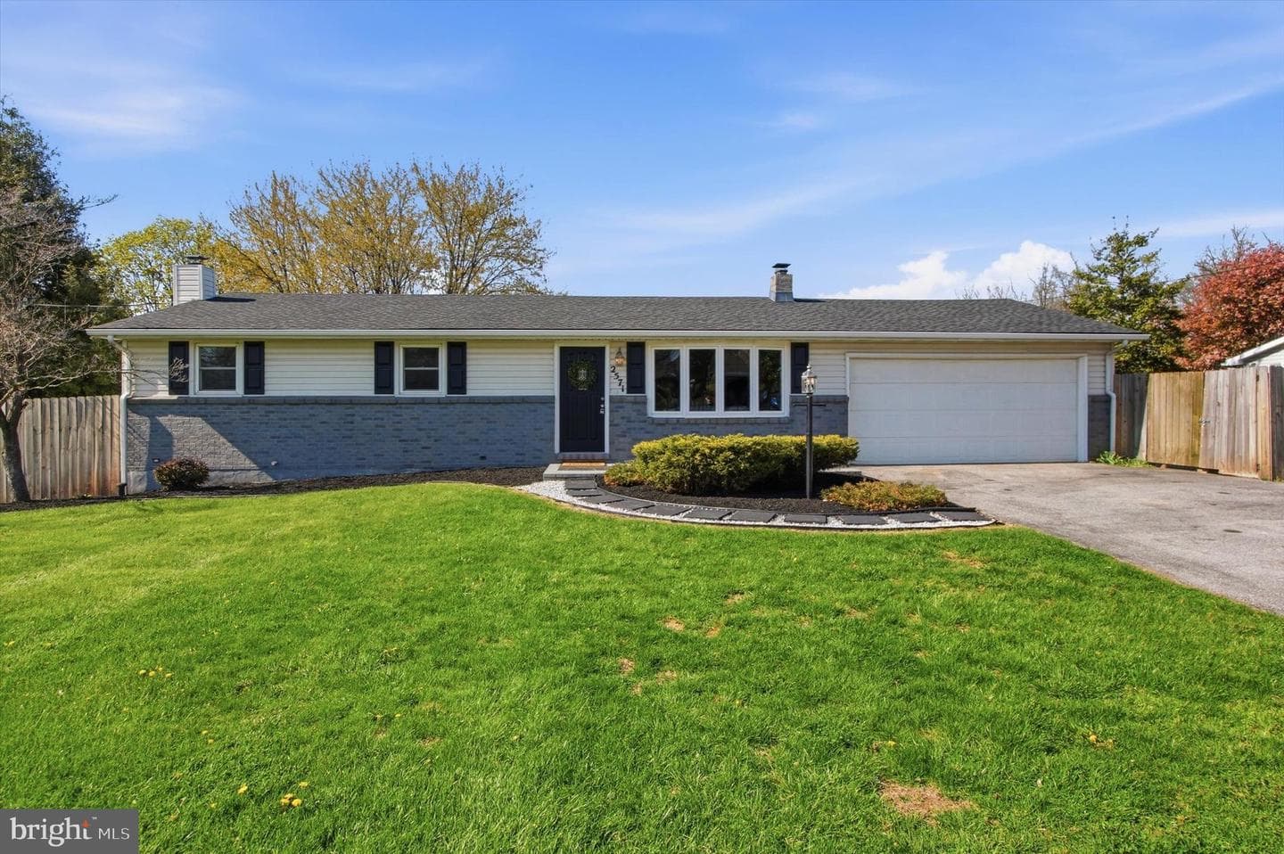 2571 Locust Road photo 2