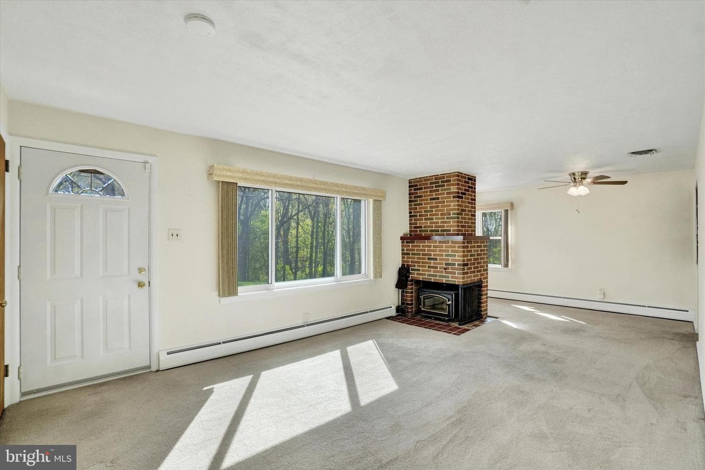 1630 N East Street photo 2