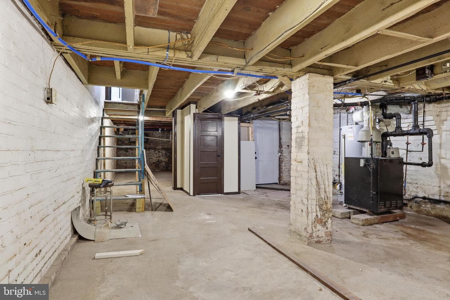 249 E Princess Street photo 31