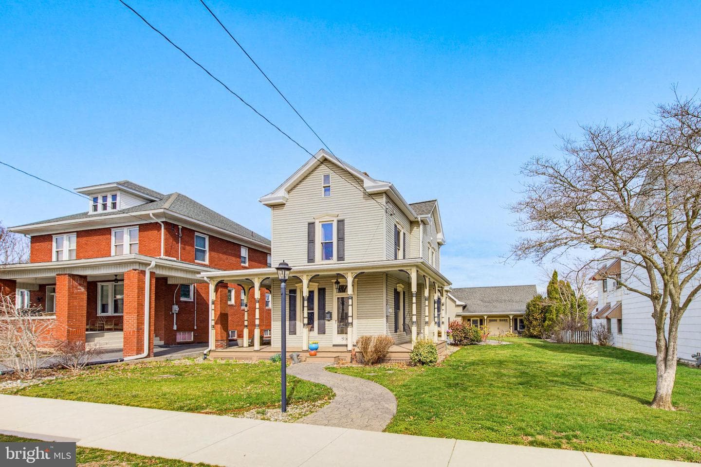 514 Locust Street photo 4