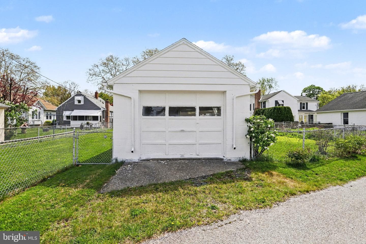 932 E Walnut Street photo 26