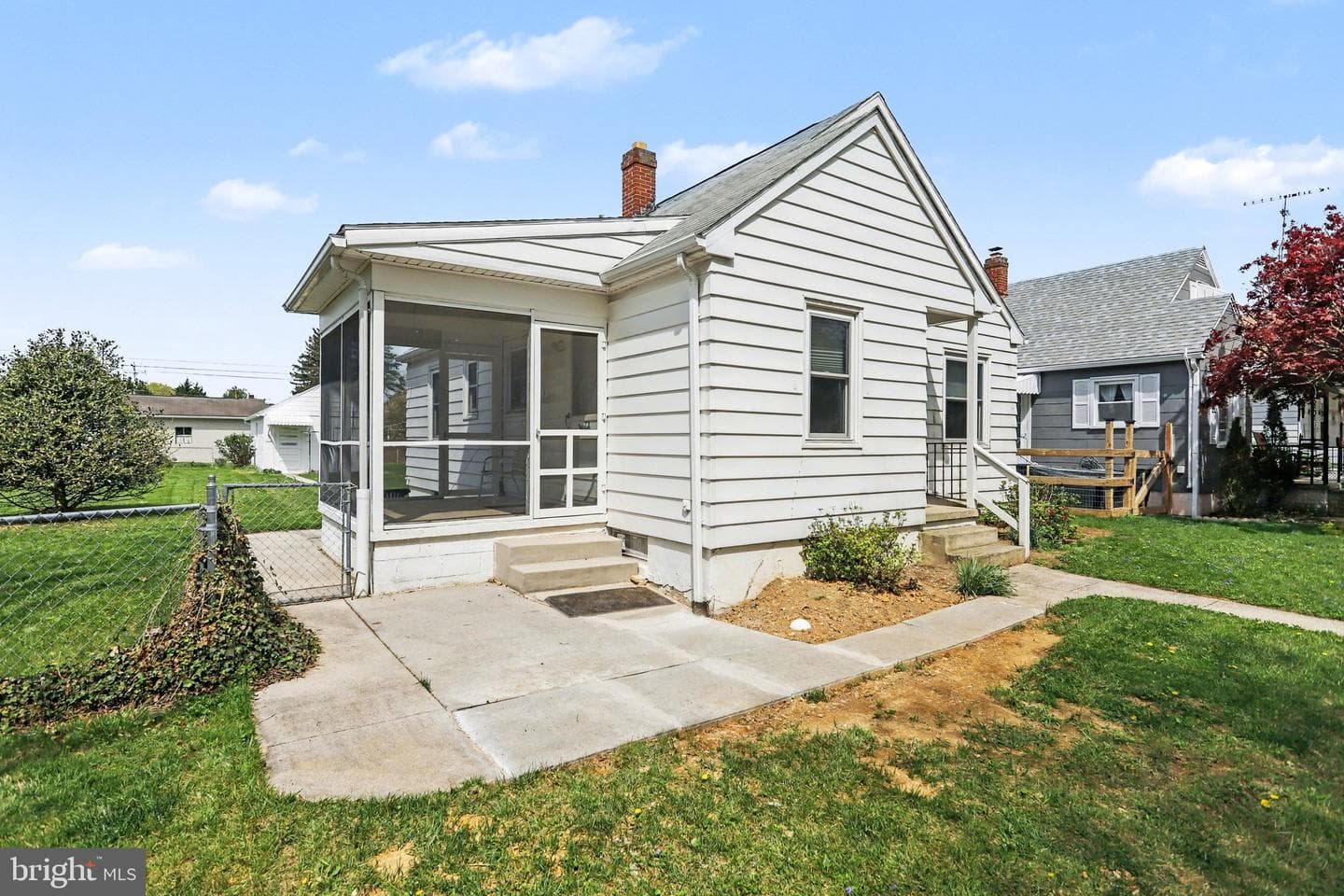 932 E Walnut Street photo 4