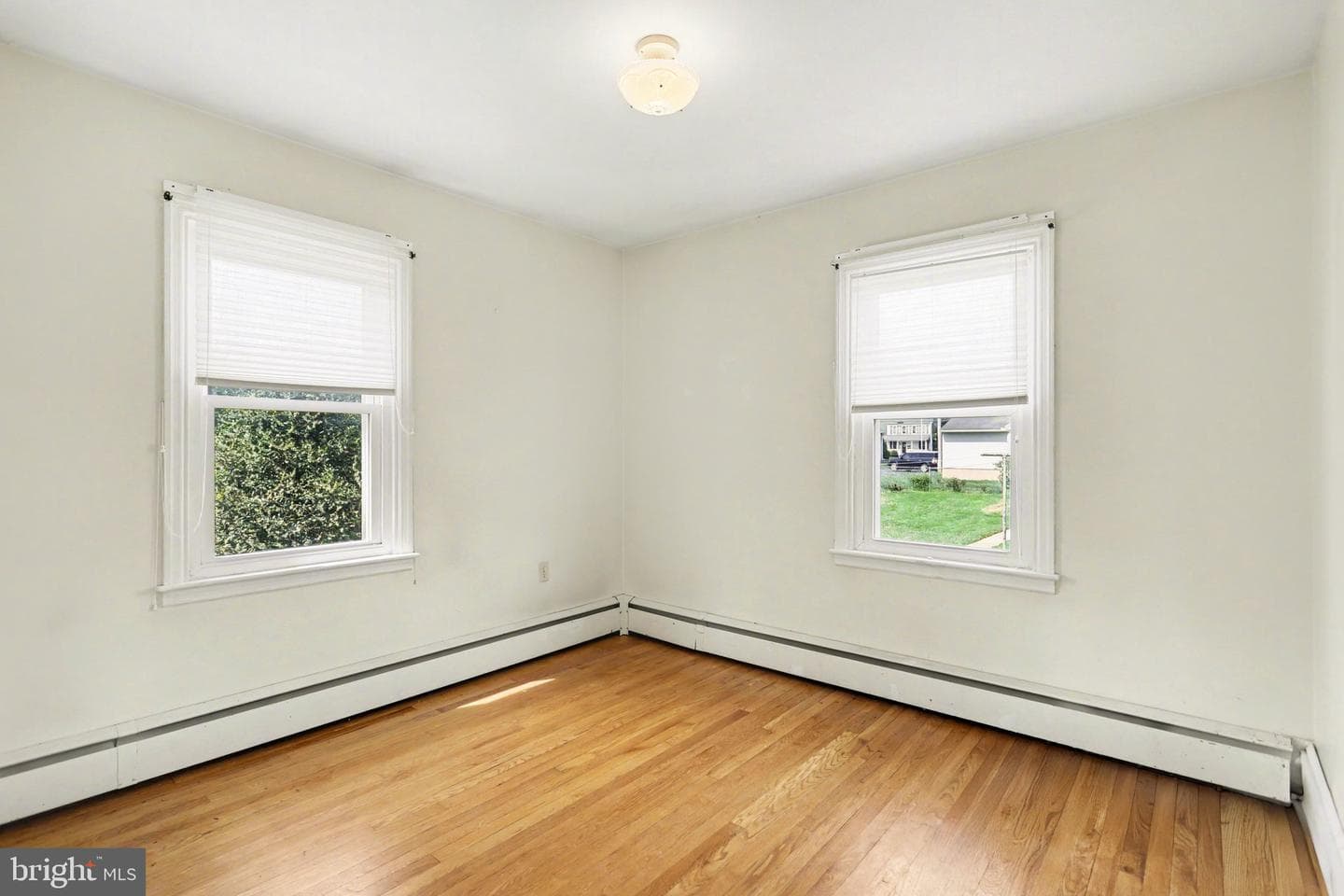 932 E Walnut Street photo 5