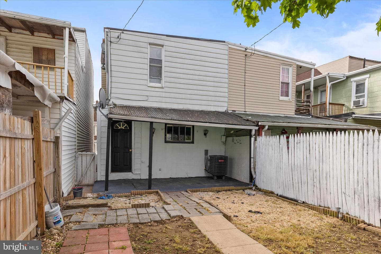 637 W College Avenue photo 32