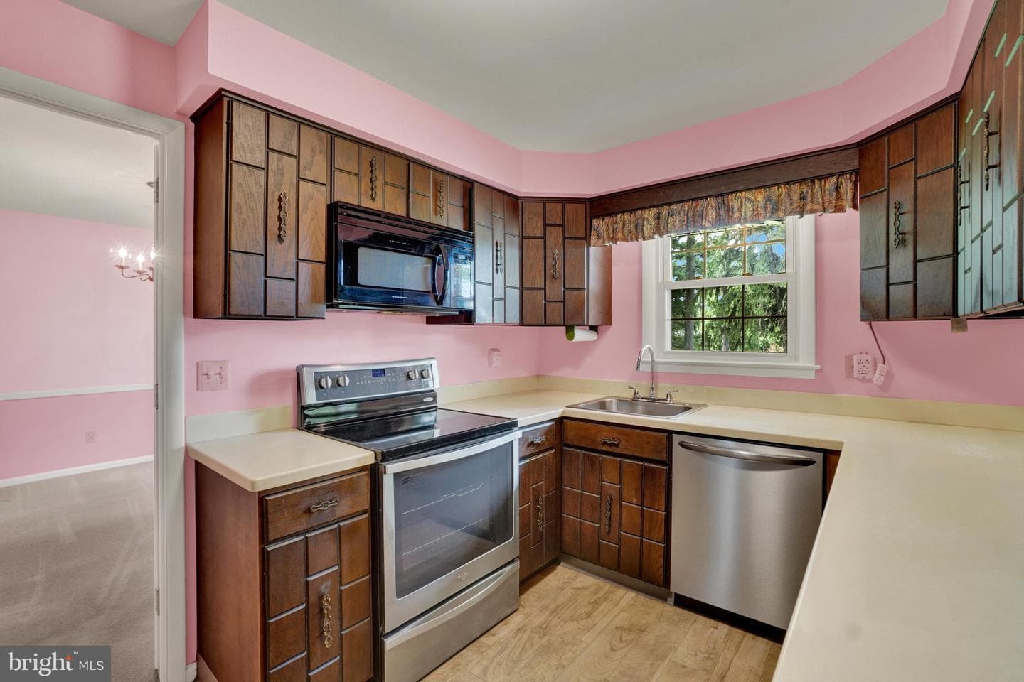 760 Pinehurst Road photo 9