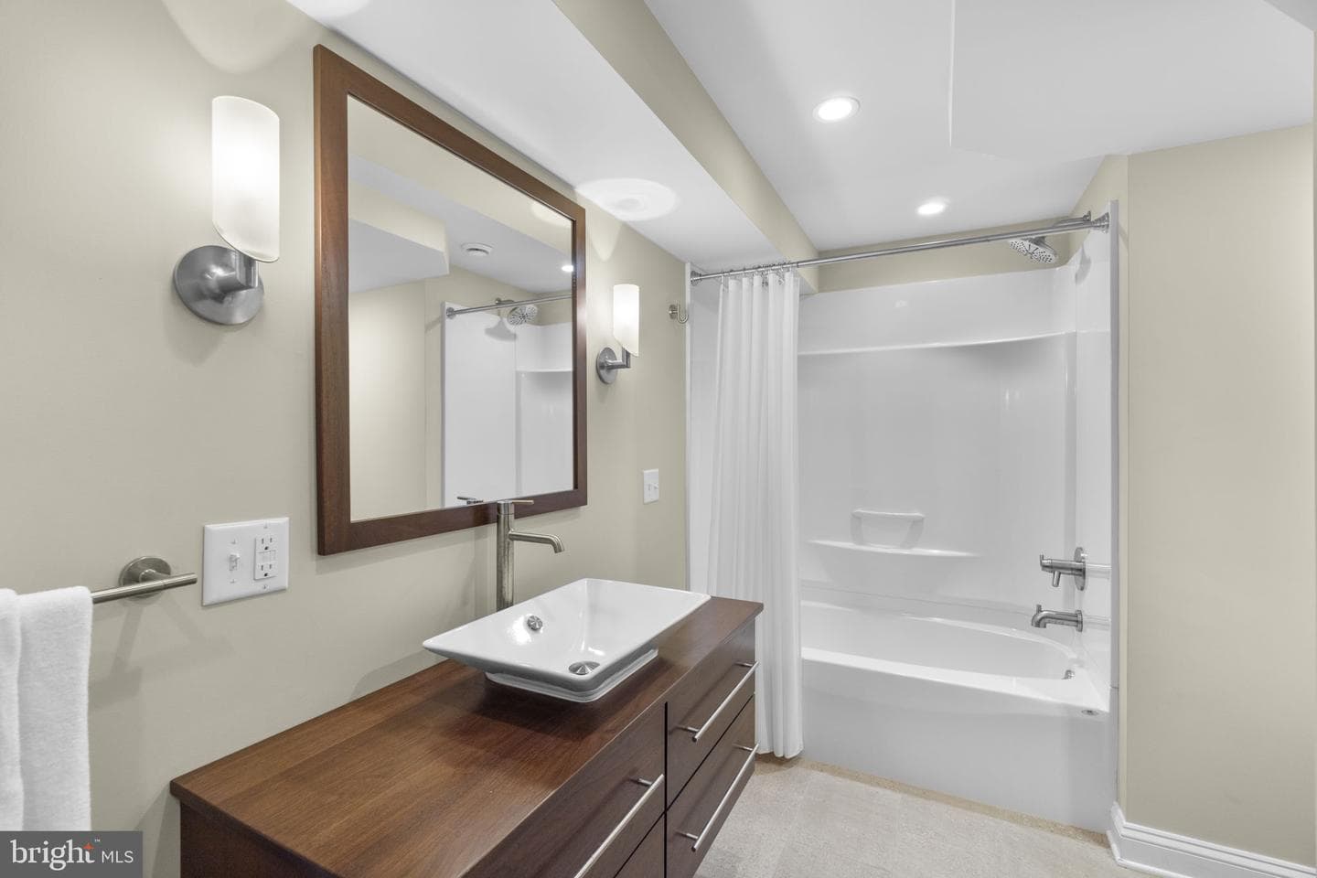 100 Edgewood Drive photo 34