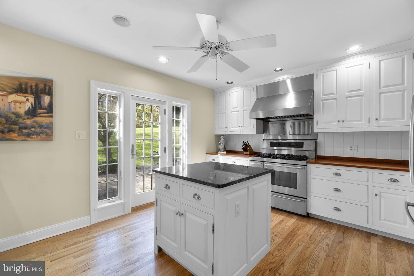 100 Edgewood Drive photo 4
