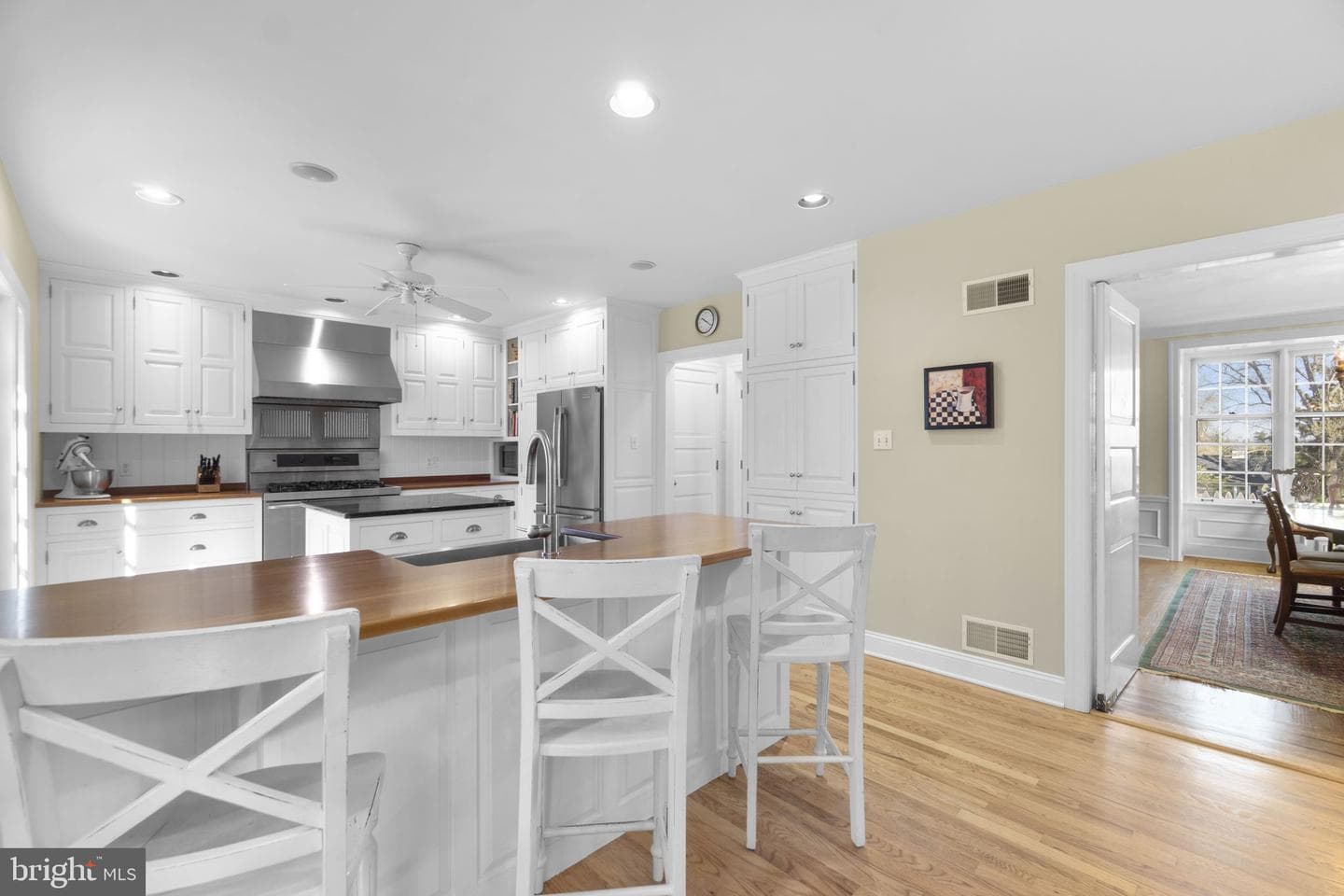 100 Edgewood Drive photo 7