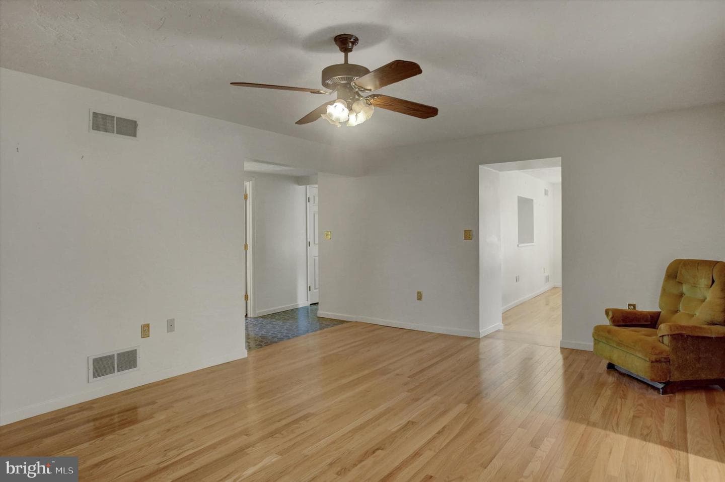120 N Winding Road photo 26
