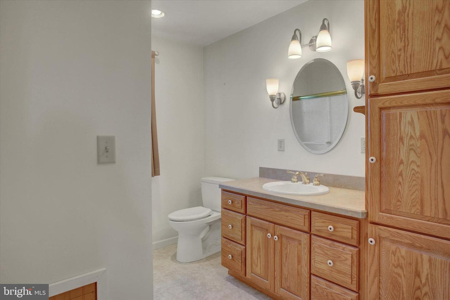 120 N Winding Road photo 37