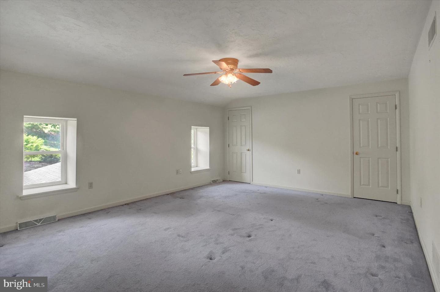 120 N Winding Road photo 39