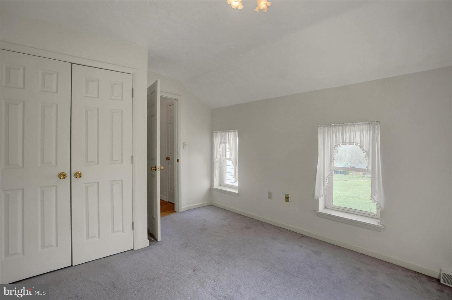 120 N Winding Road photo 40