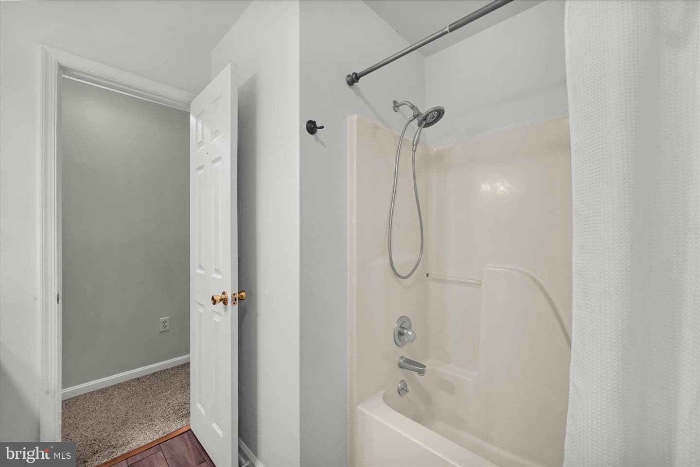 301 Larkin Drive photo 21