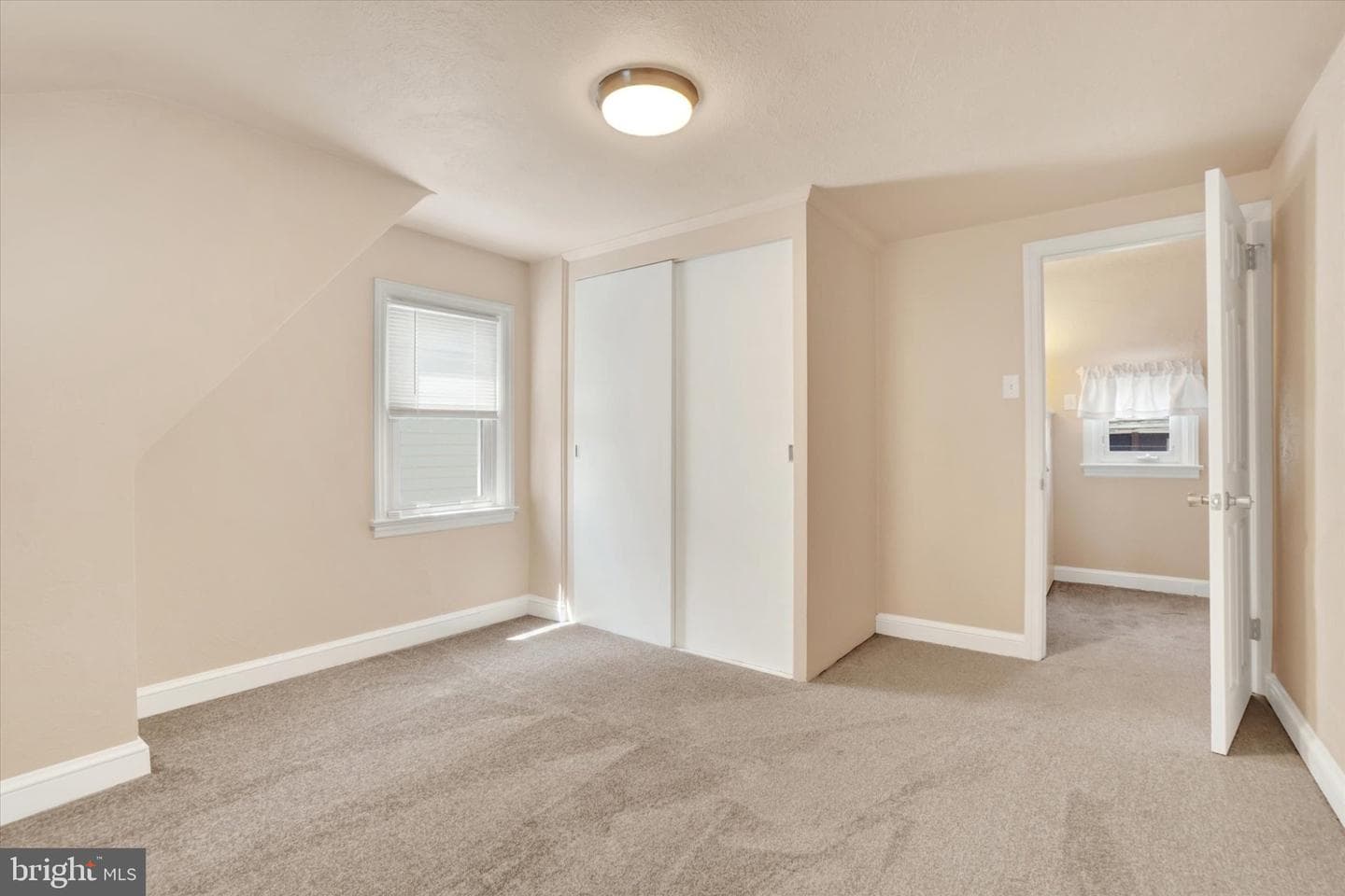 1229 W Poplar Street photo 13