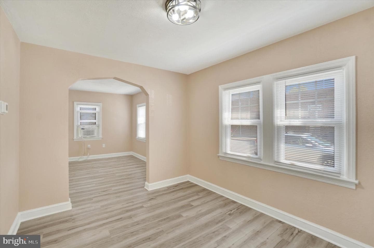 1229 W Poplar Street photo 7