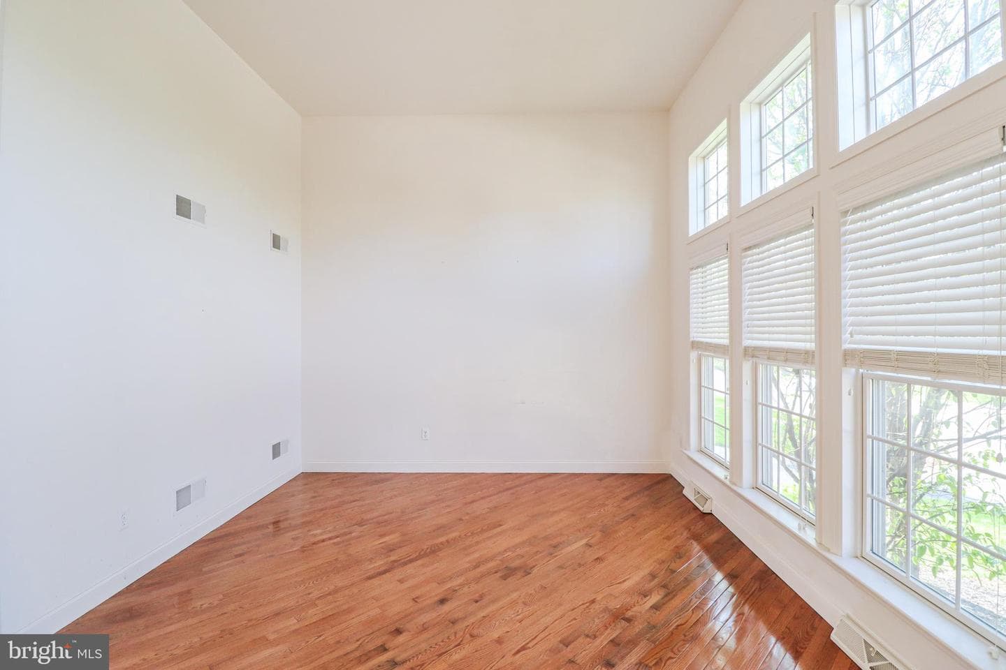 2730 Woodspring Drive photo 8