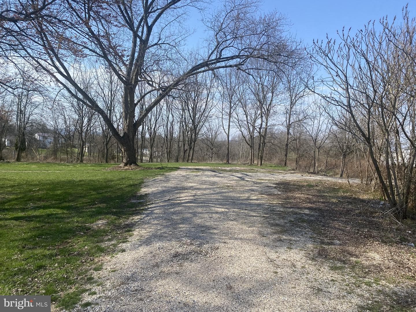 3230 Pebble Run Drive photo 6