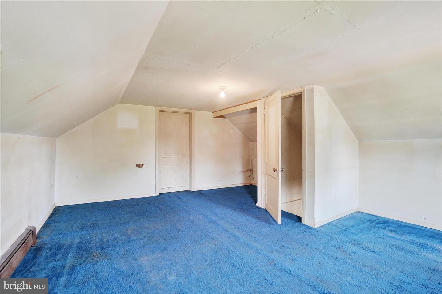 16 E Tolna Road photo 15
