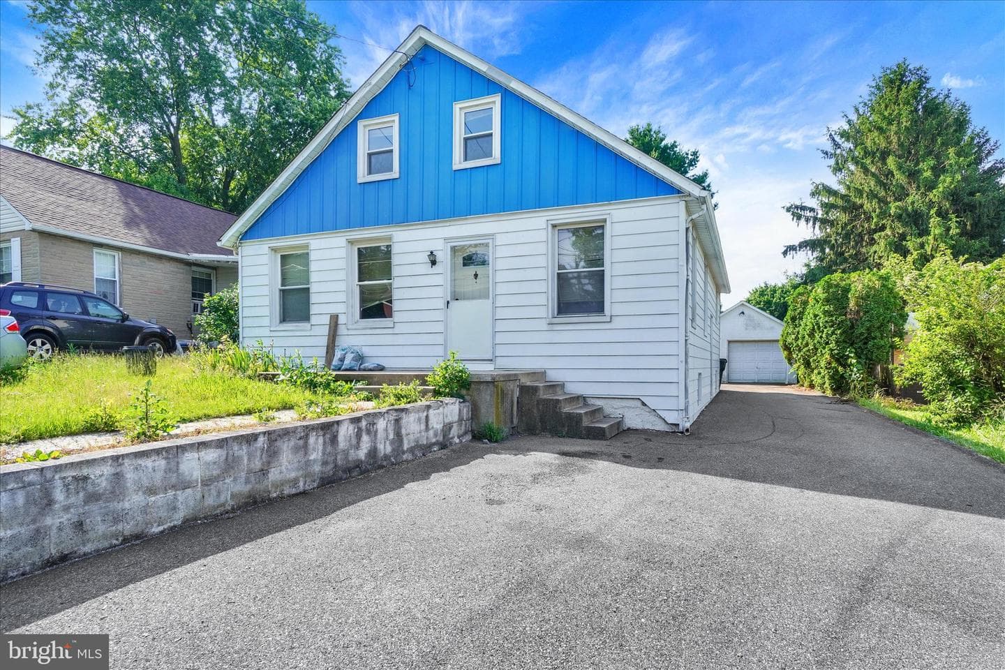 16 E Tolna Road photo 2