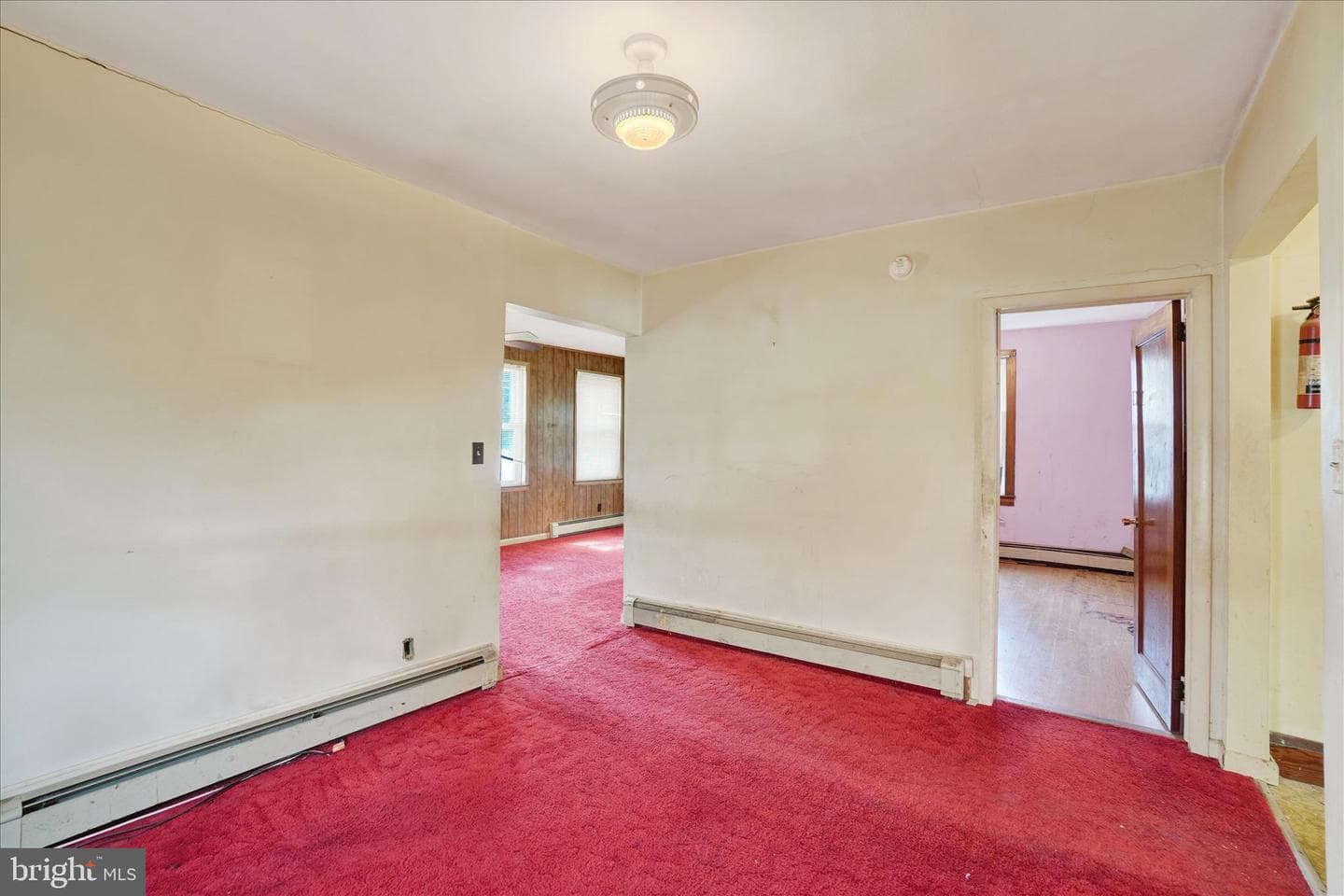 16 E Tolna Road photo 7