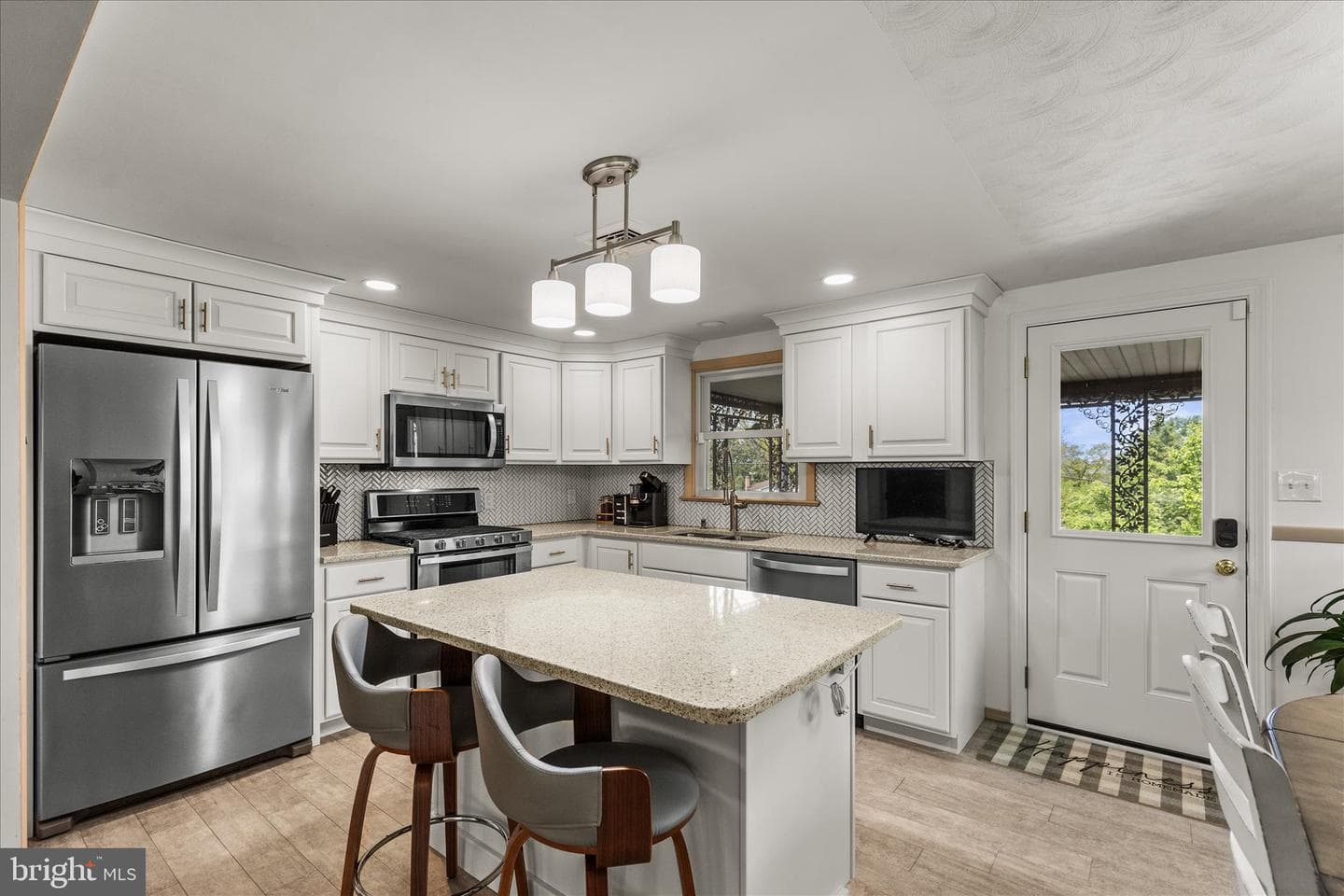498 Maywood Road photo 10