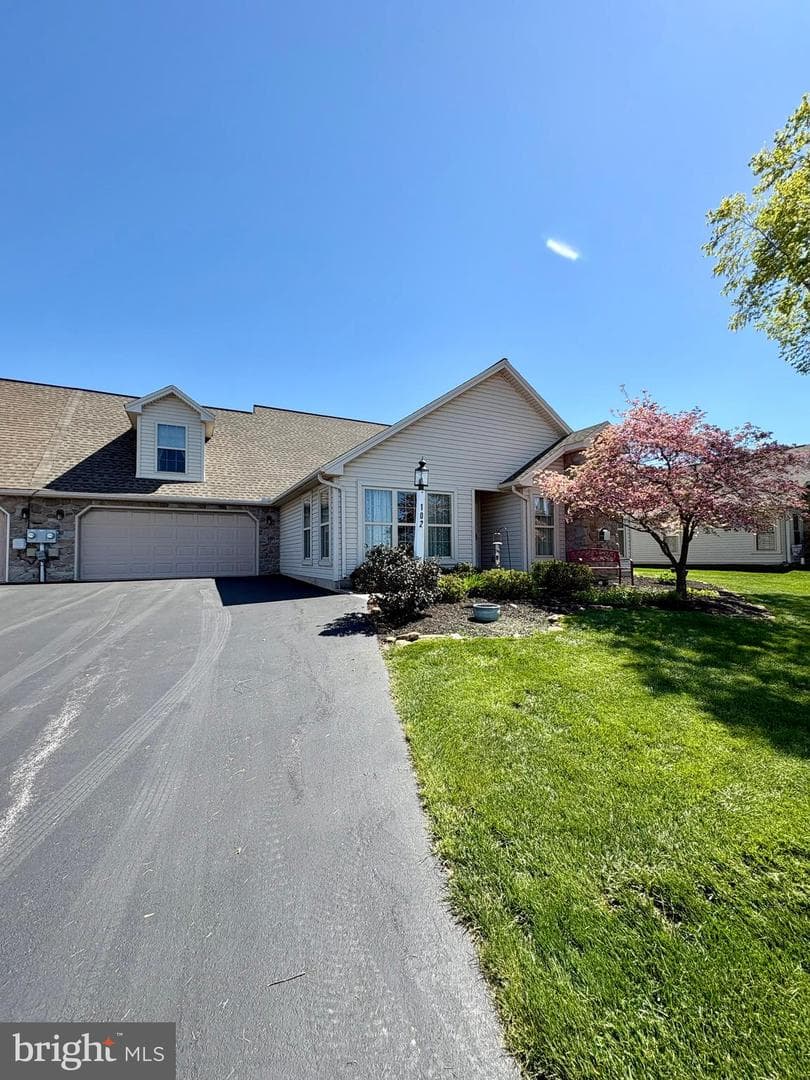 102 Heather Glen Drive, Red Lion