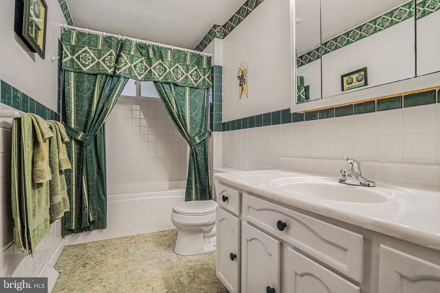 12 Greenbriar Drive photo 24