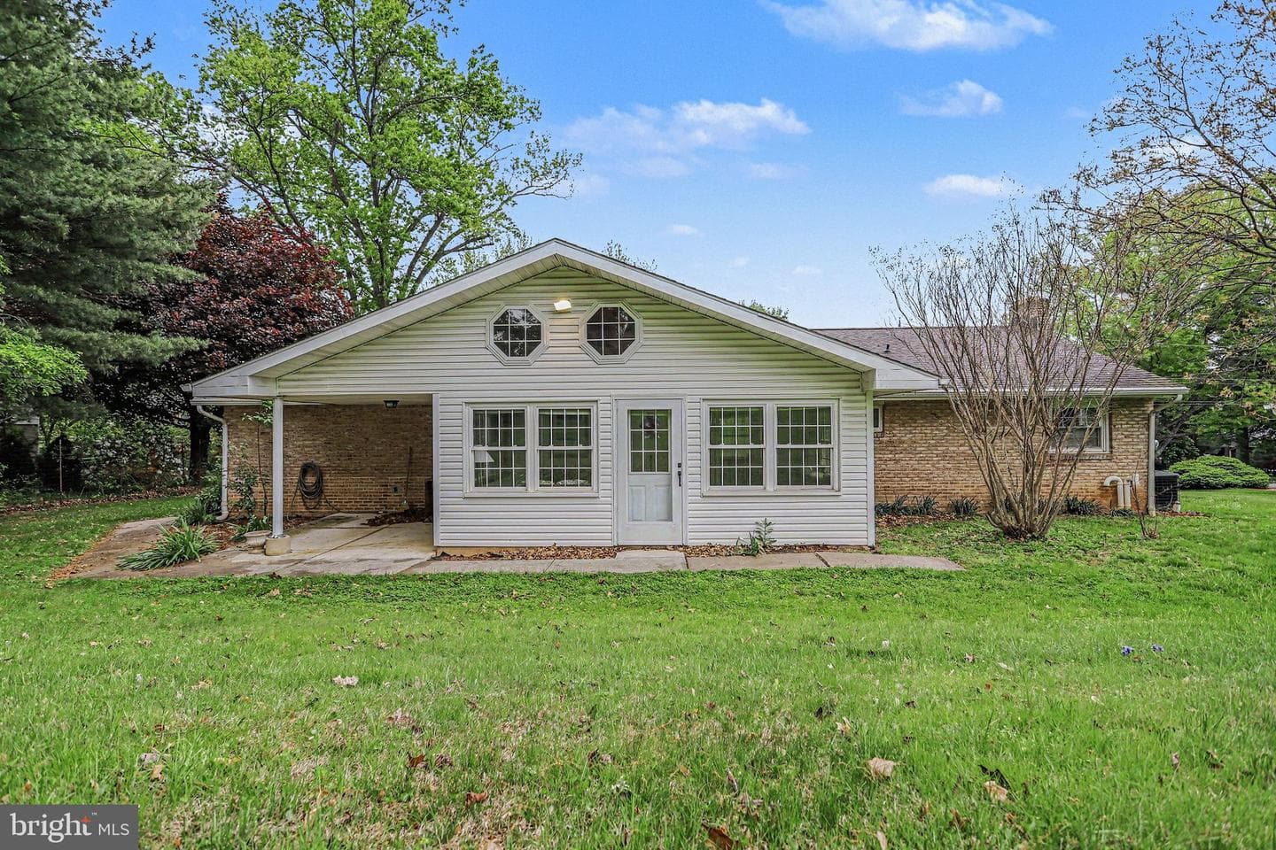 12 Greenbriar Drive photo 26