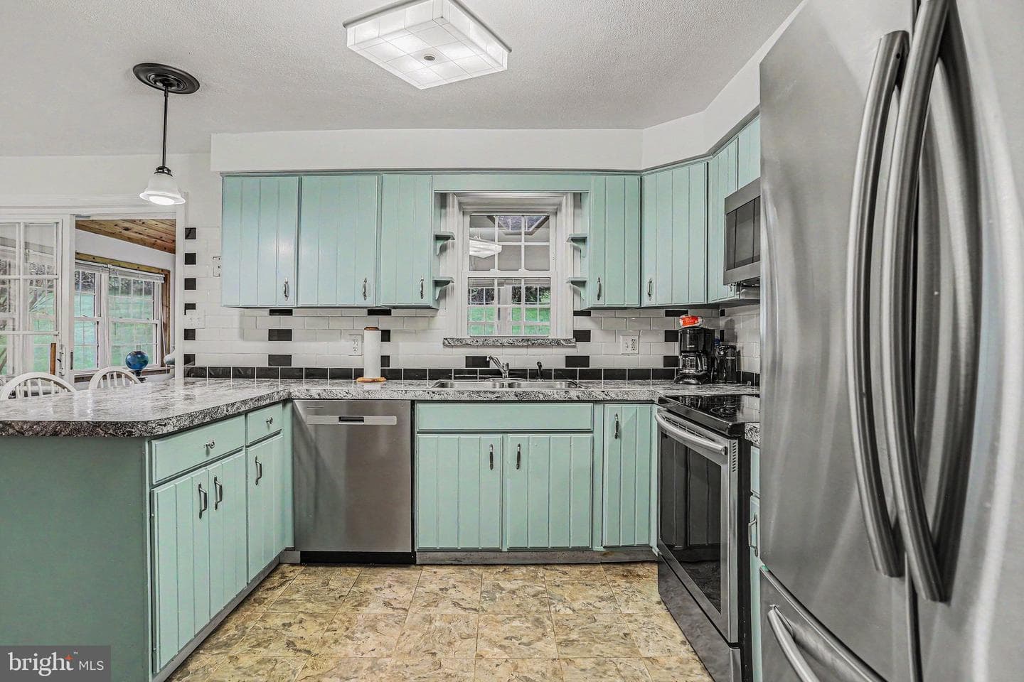 12 Greenbriar Drive photo 8
