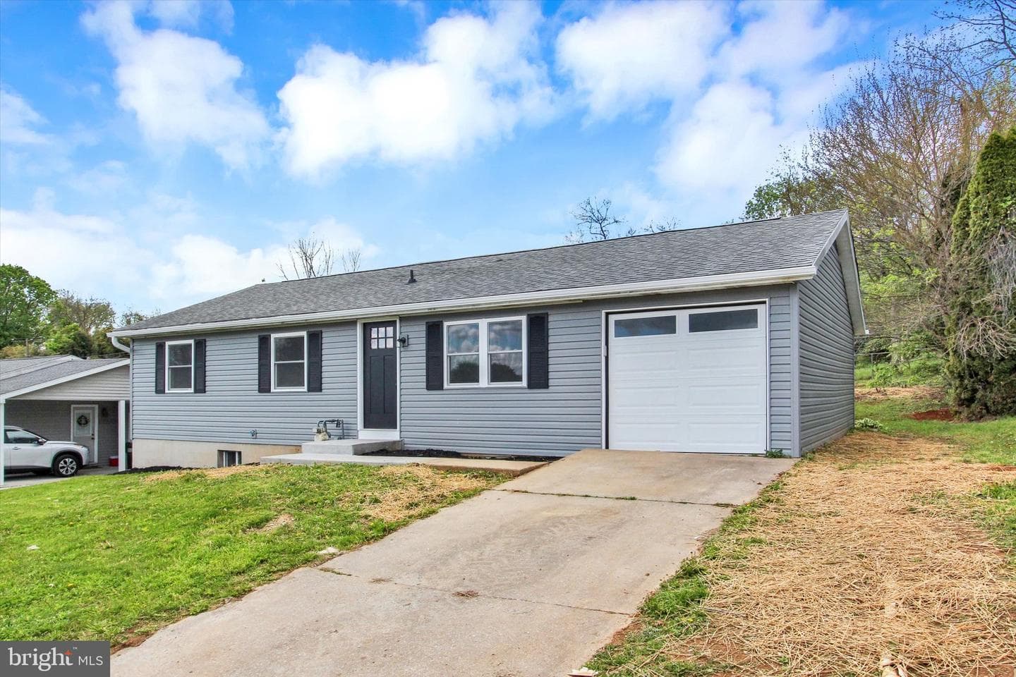230 Canary Circle photo 2
