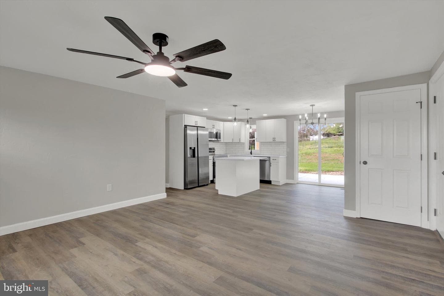 230 Canary Circle photo 5