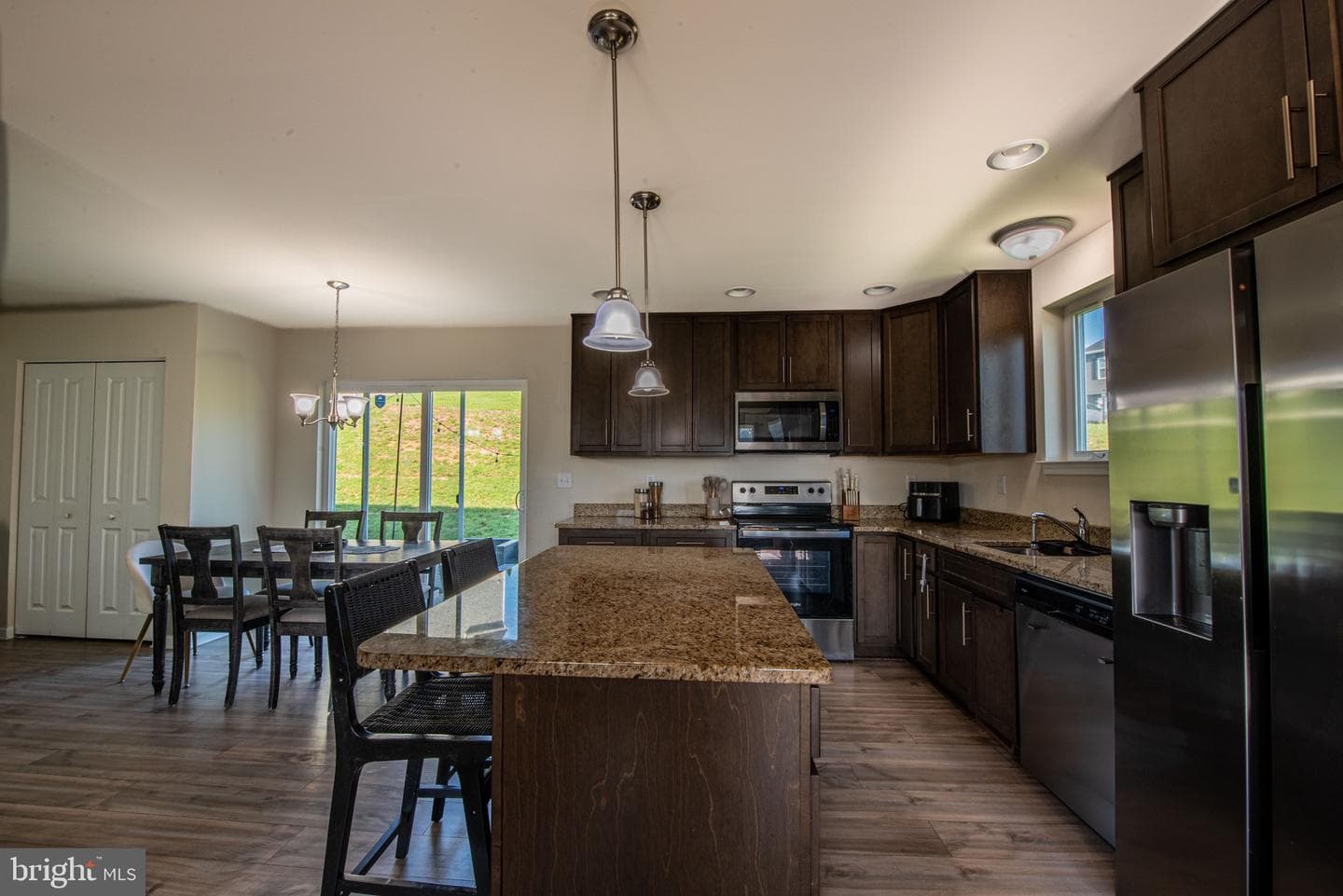 1090 Alder Court photo 11