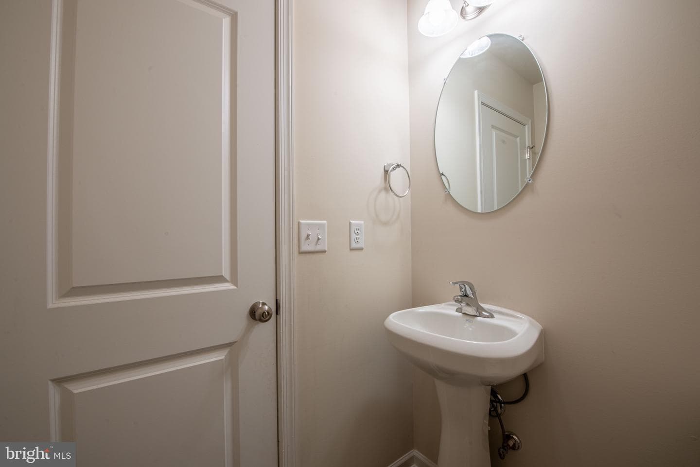 1090 Alder Court photo 17