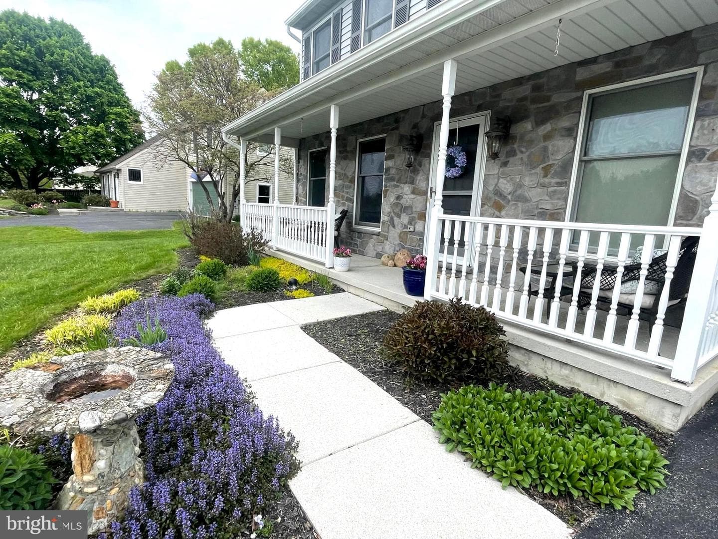 215 Steffie Drive photo 2