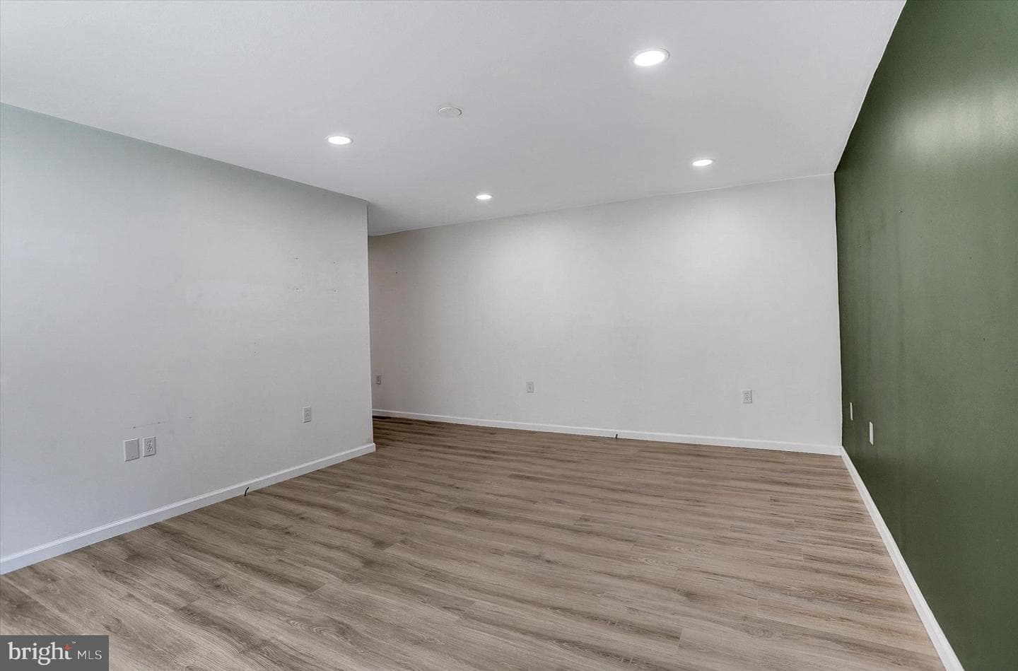 680 Lynes Road photo 11