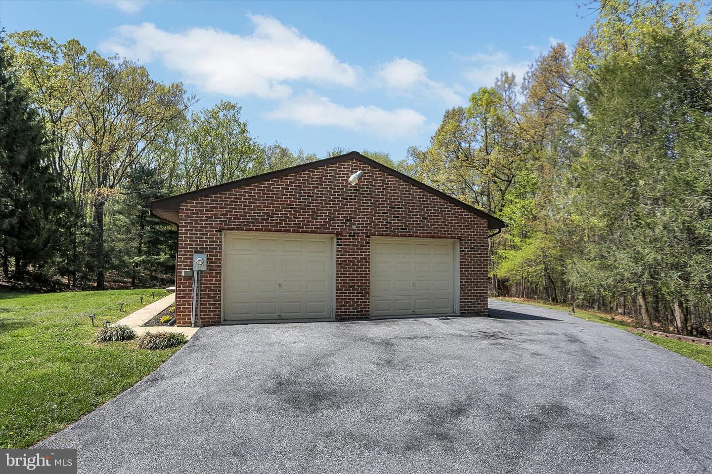 680 Lynes Road photo 6