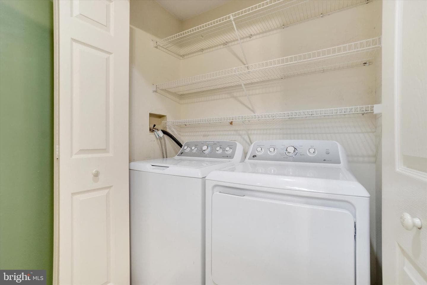 56 Jean Lo Way photo 6