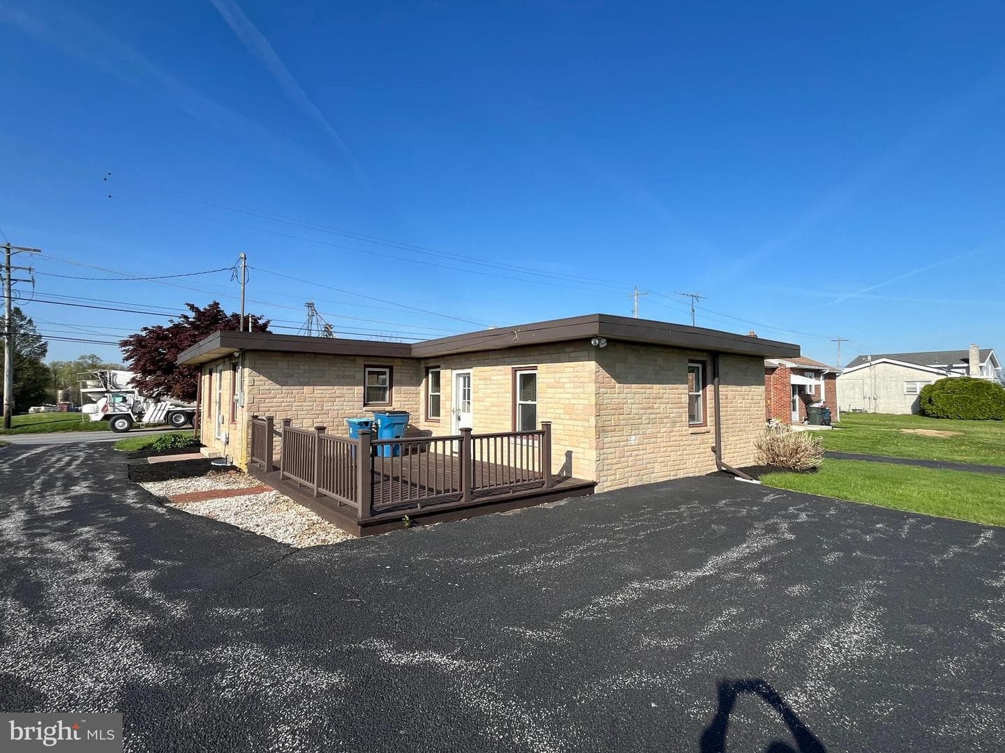 1015 Delta Road photo 2