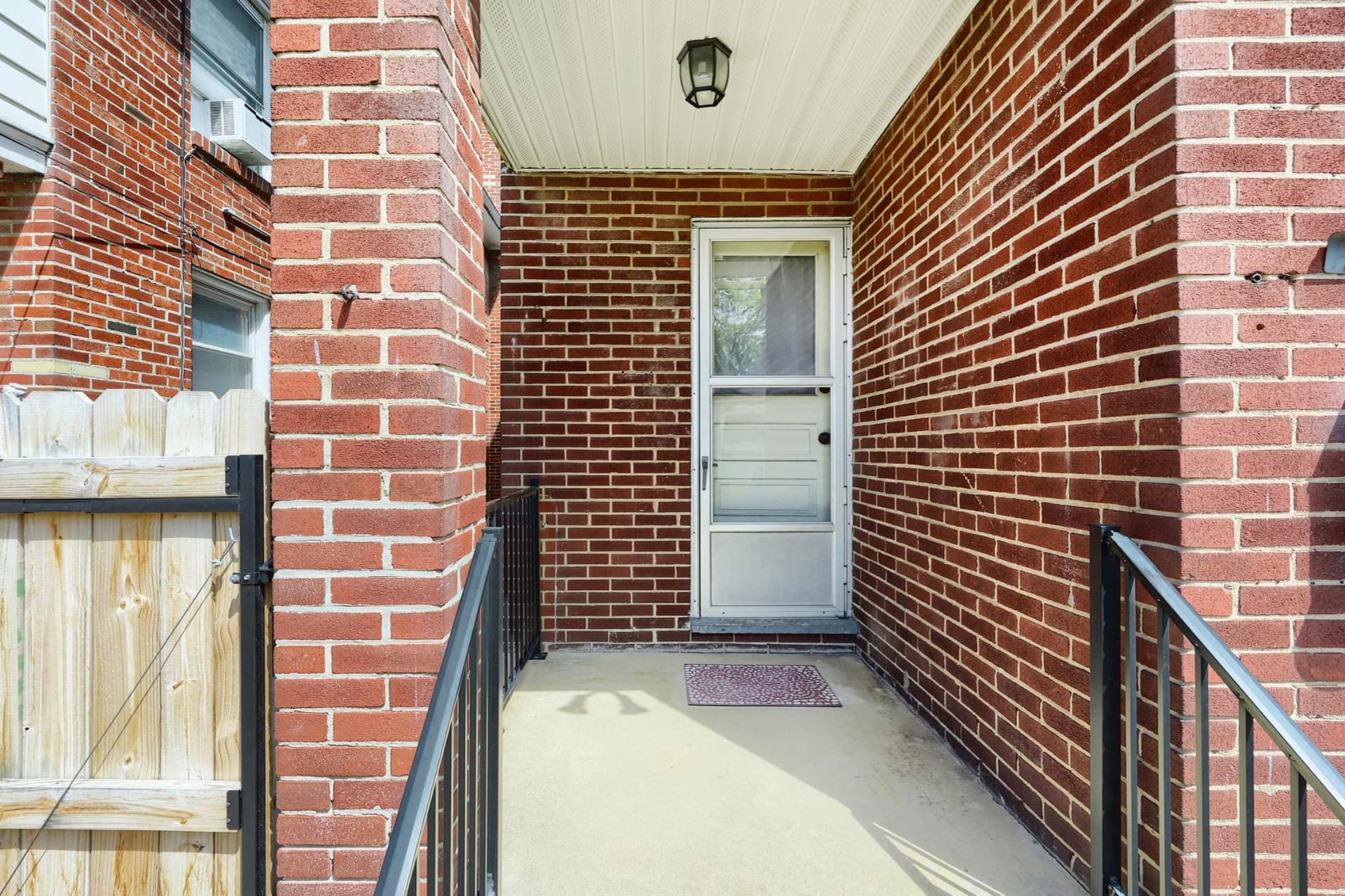 1616 W Philadelphia Street photo 10