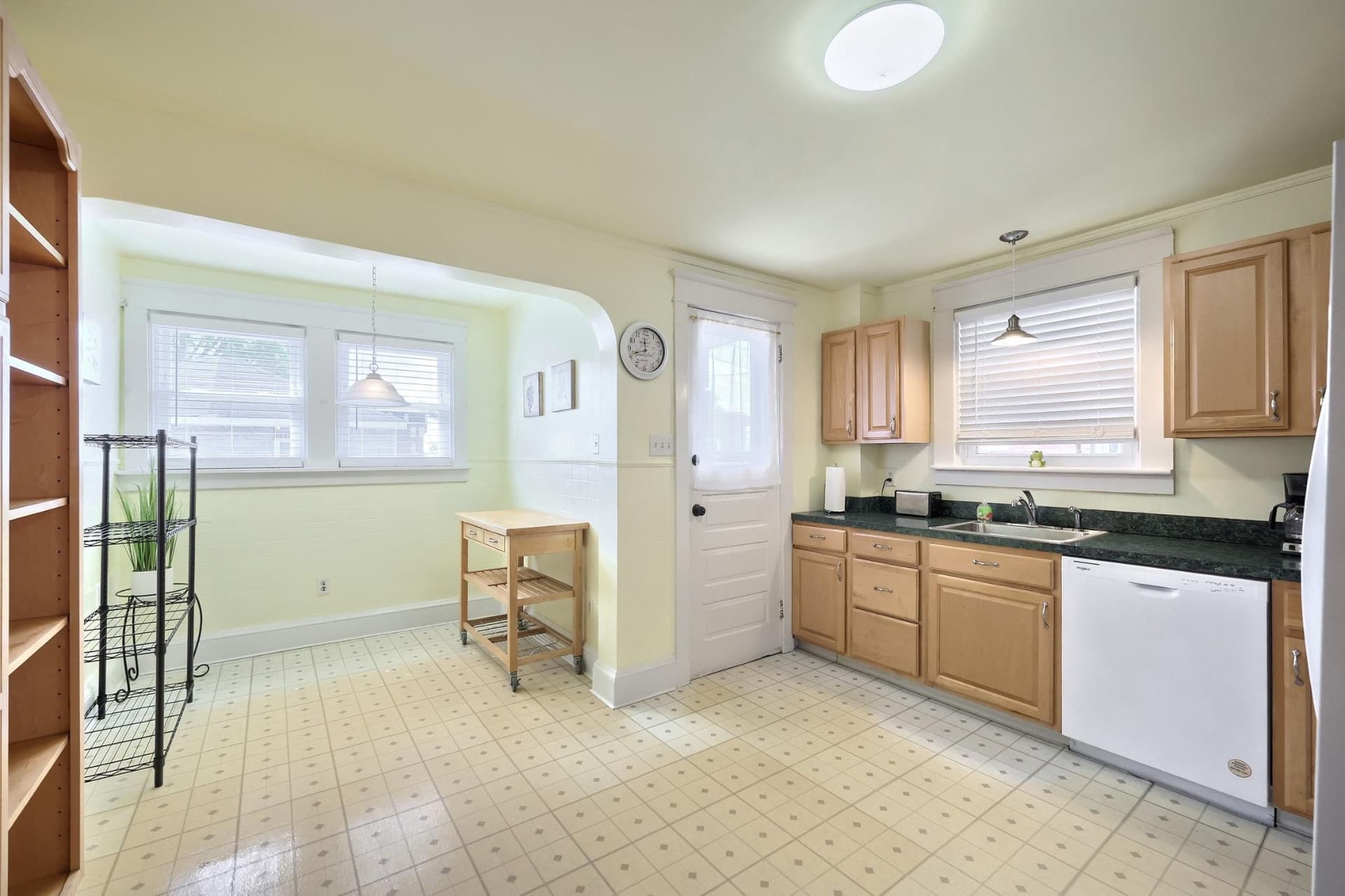 1616 W Philadelphia Street photo 16