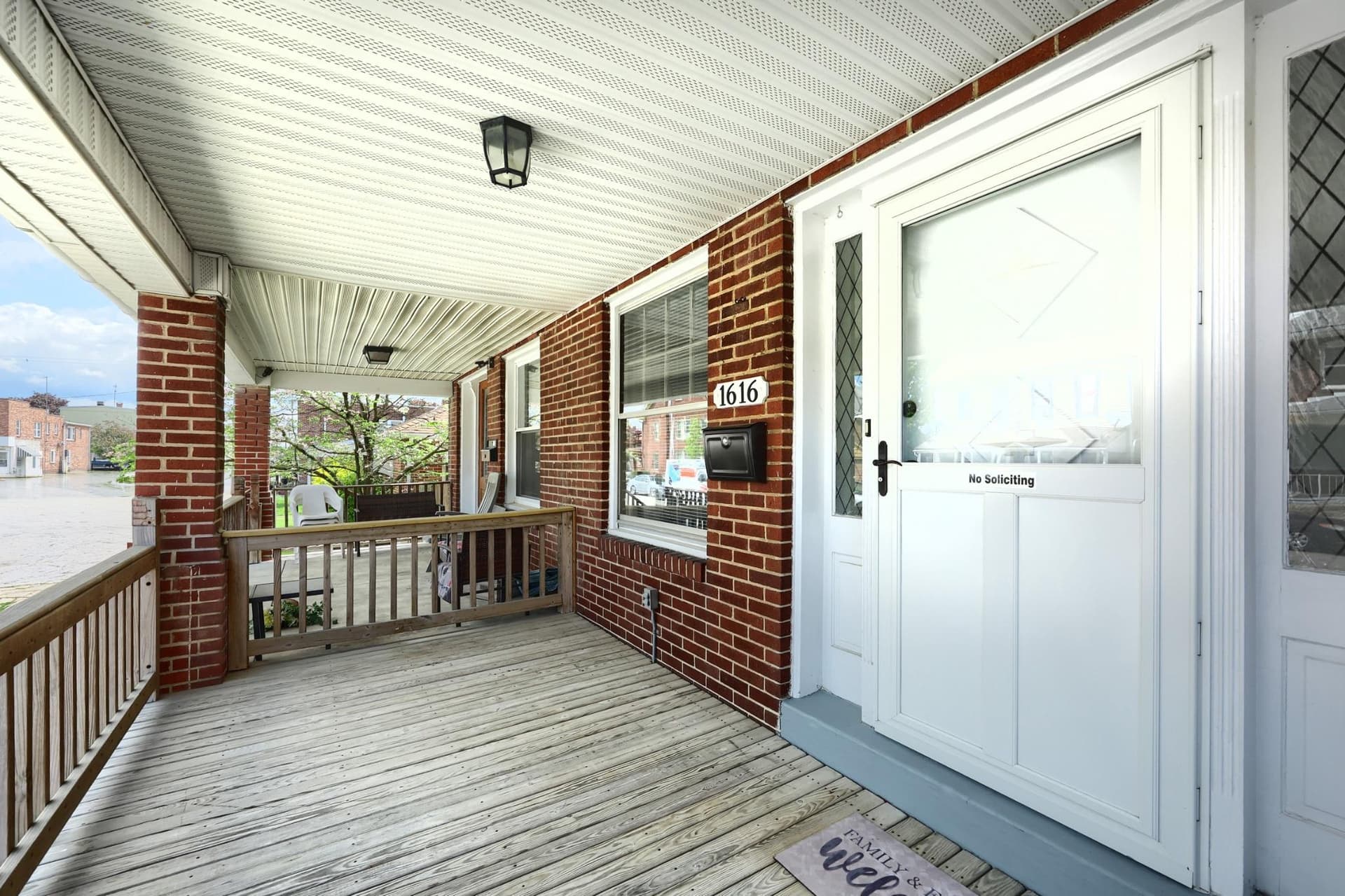 1616 W Philadelphia Street photo 4