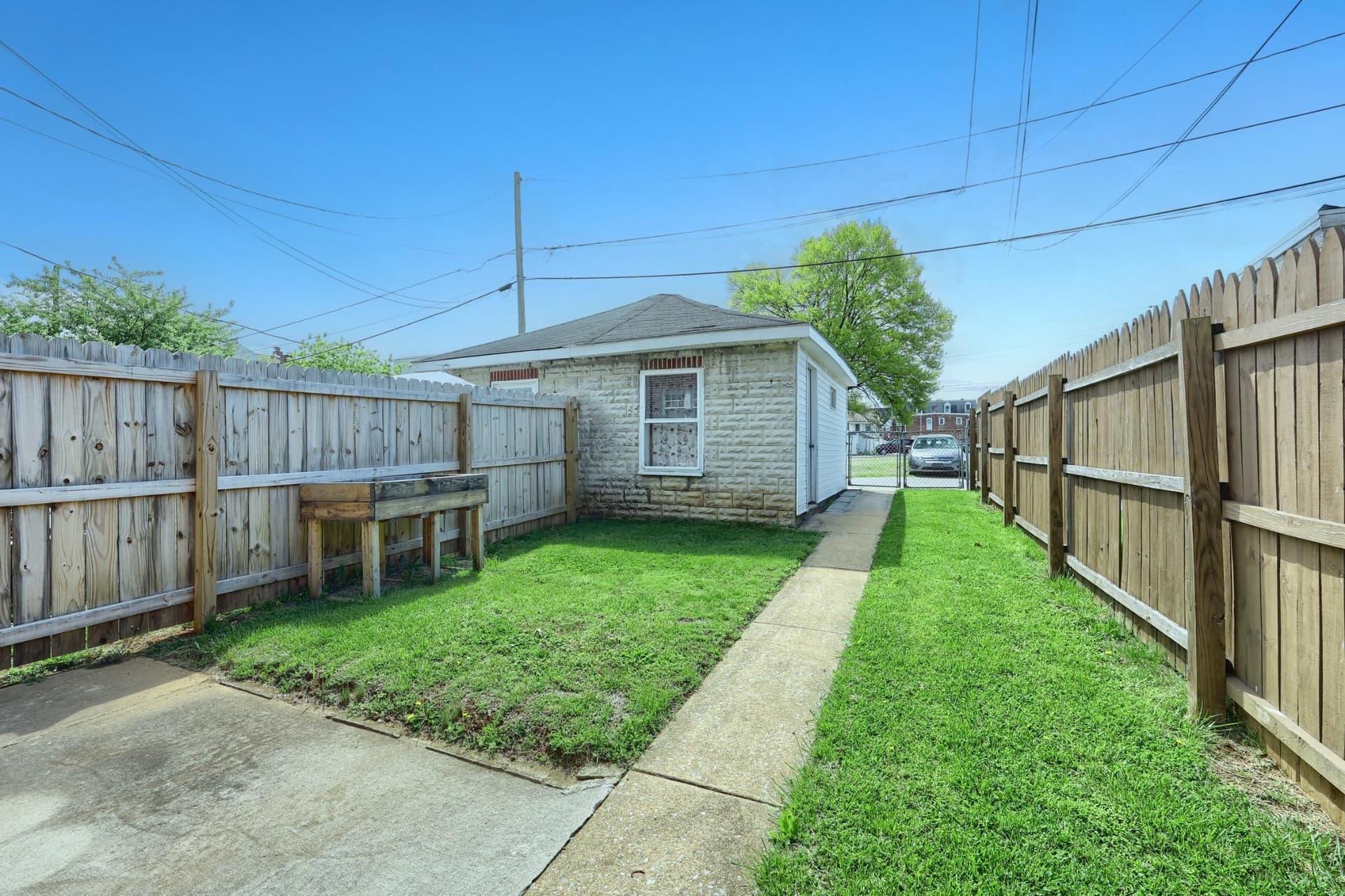 1616 W Philadelphia Street photo 5