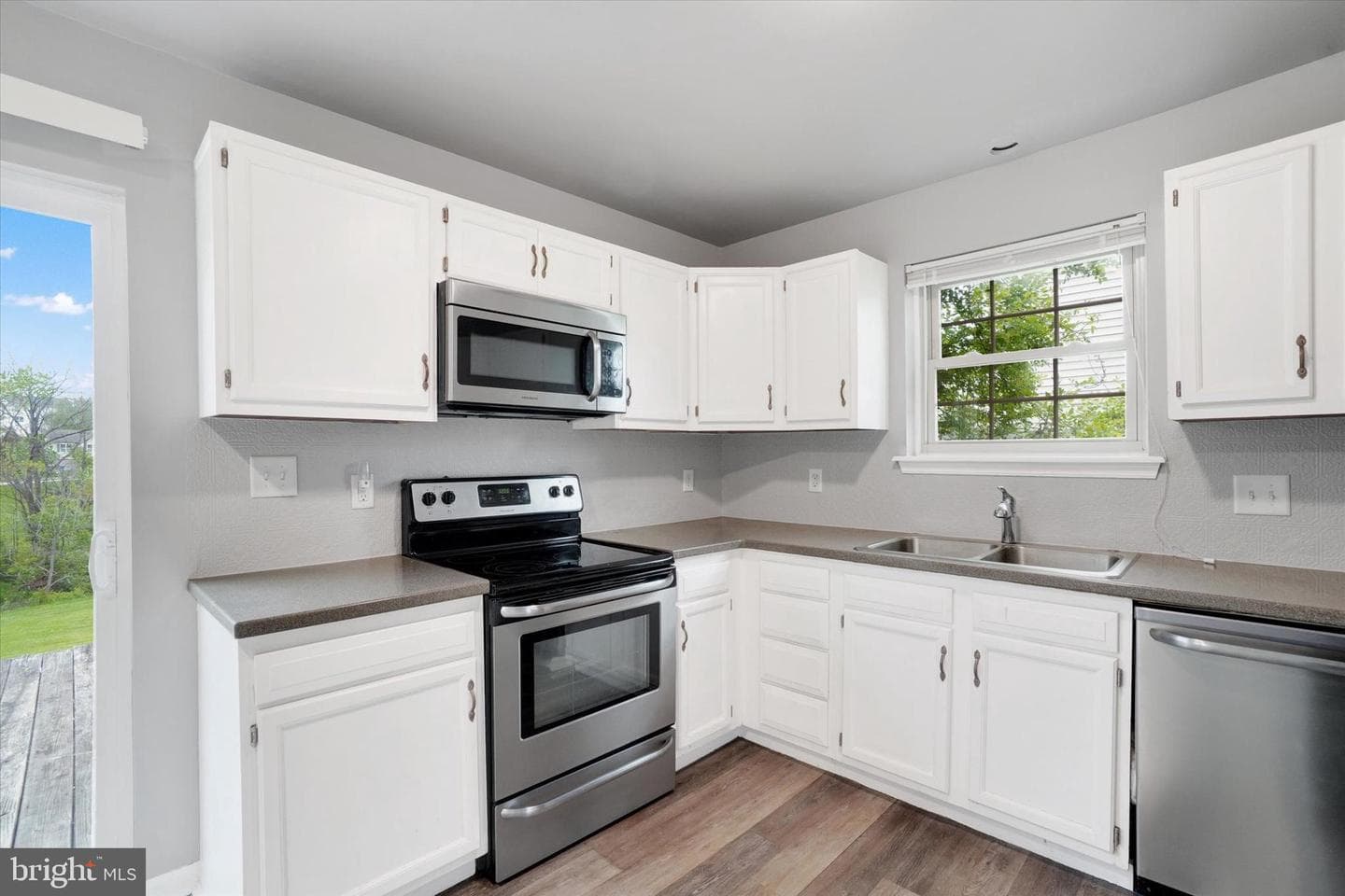 3419 Glen Hollow Drive photo 10