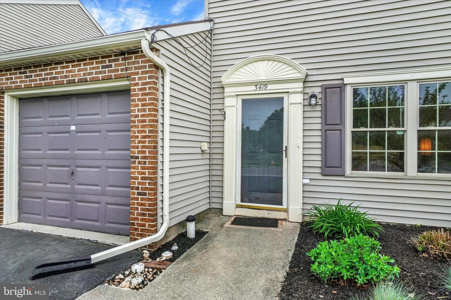 3419 Glen Hollow Drive photo 4