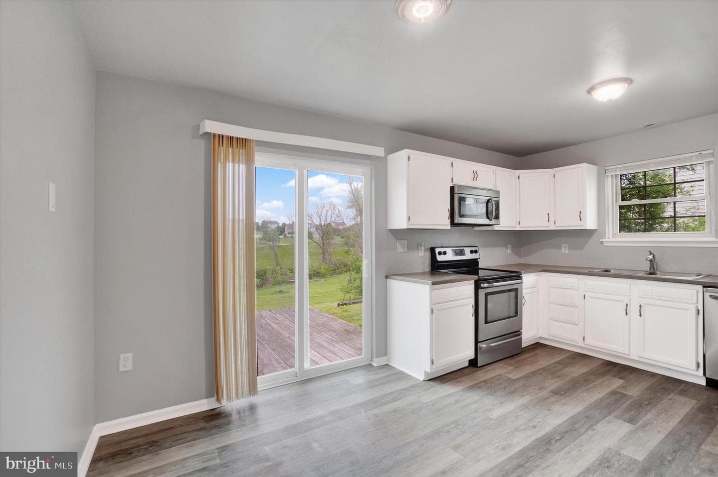 3419 Glen Hollow Drive photo 8