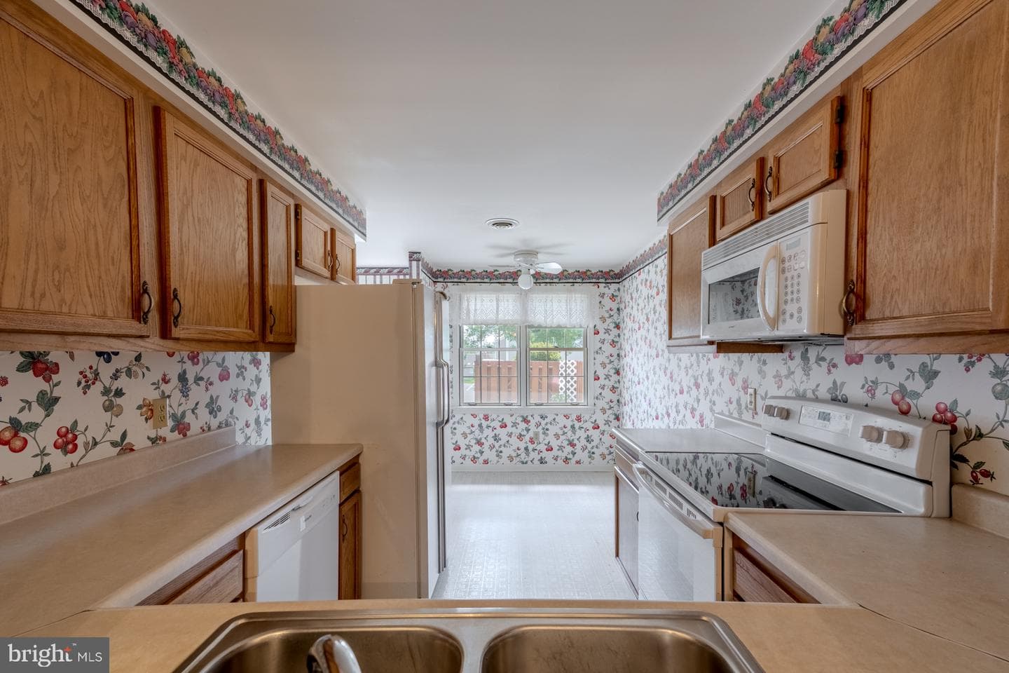 305 Stonegate Road photo 11